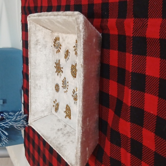 Evil Eye Fuzzy Box - Picture 2 of 5